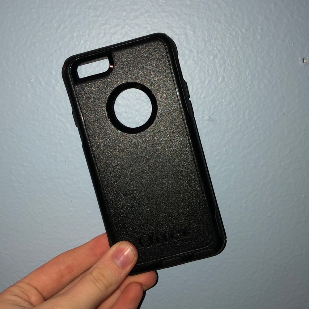 Jet black, otter box case for iPhone 6/6s.